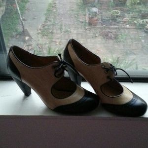 Miz Mooz Oxford Pumps