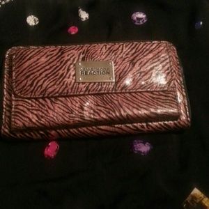 KENNETH COLE animal print wallet