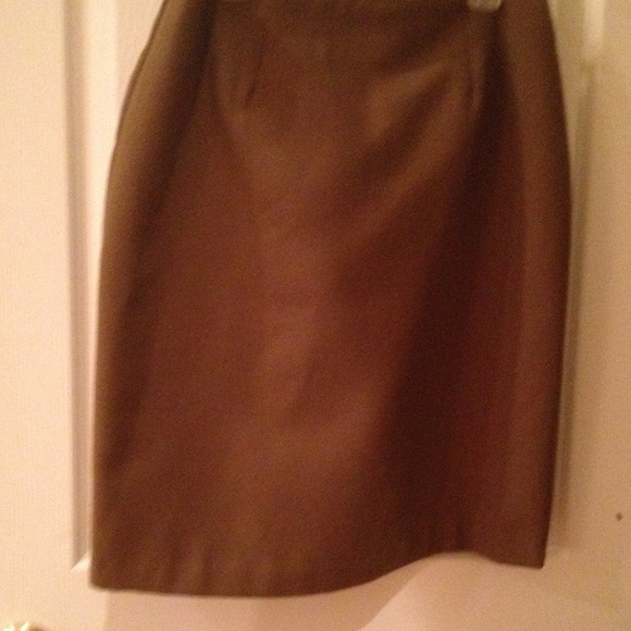 Classic brown/ tan skirt