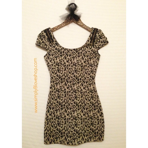 GIANNI BINI BODY CONTURING LEOPARD PRINT DRESS