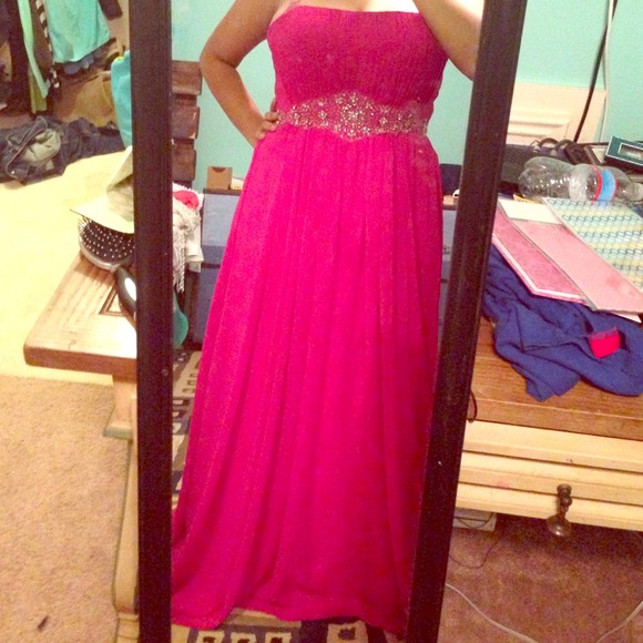 Gown (dress)