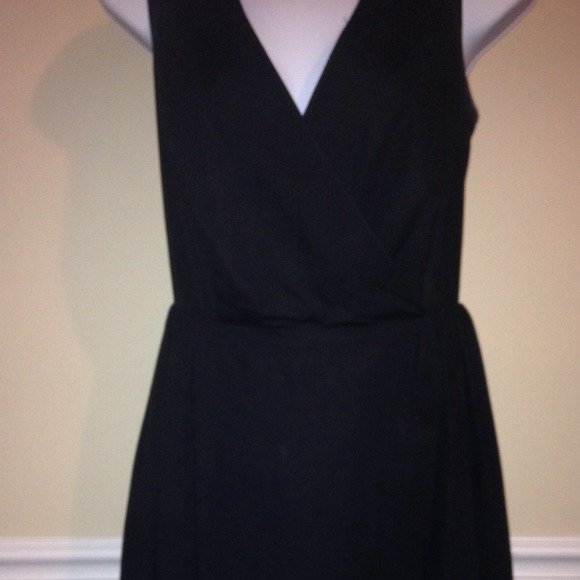 Cotton black v neck dress