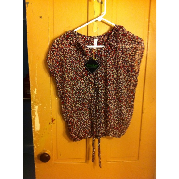 ✨SOLD - SALE✨Chiffon Animal Print Top