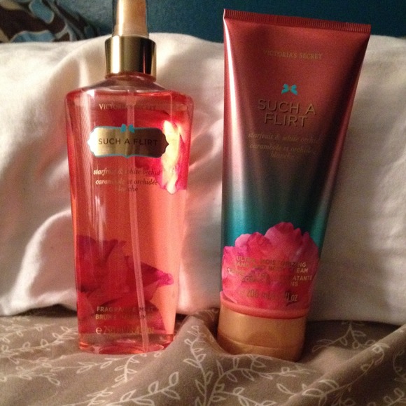 Victoria's Secret Such a Flirt body spray & lotion