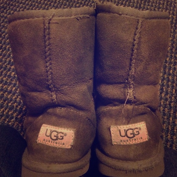 Grey uggs big kids size 3