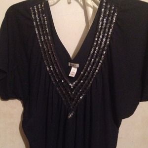 Navy blue top w/sequenced neck