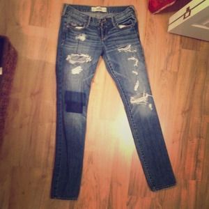 Hollister destroyed medium wash skinny jeans