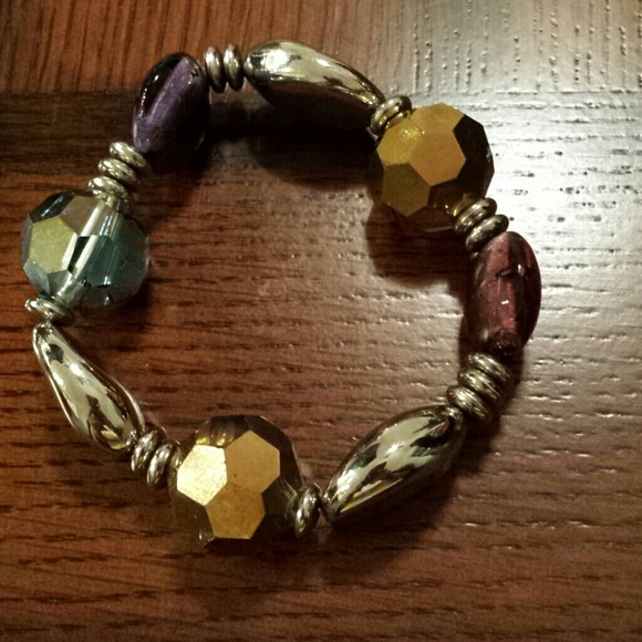 Multi colored bracelet. - Picture 2 of 2