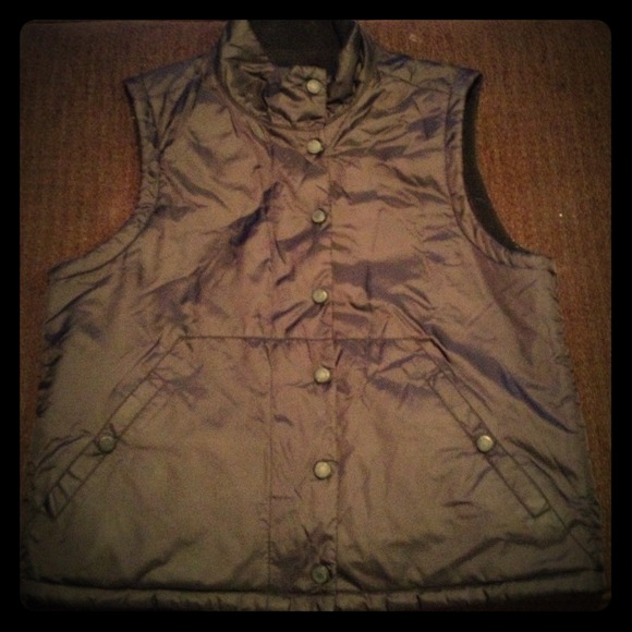 Black puffy vest!
