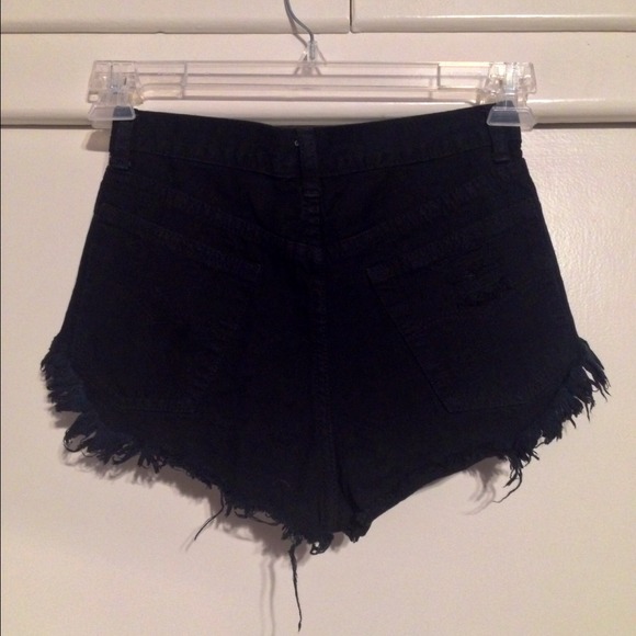 🚫sold🚫Black high waisted shorts - Picture 2 of 3