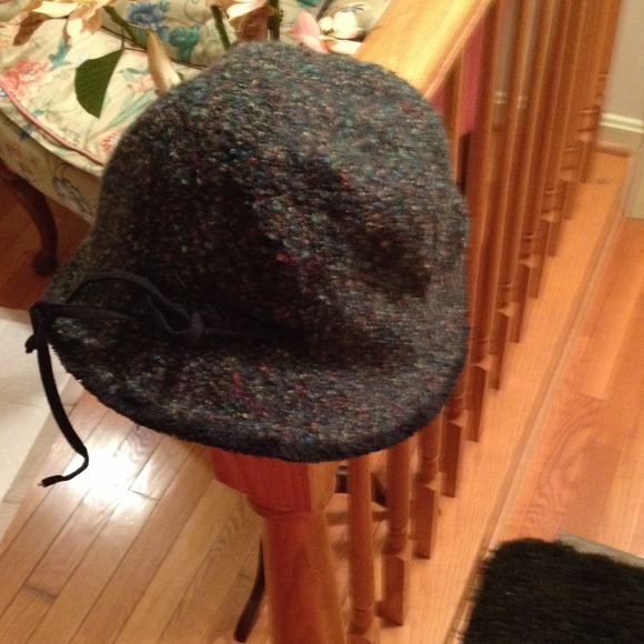 Hat, winter by Nine West