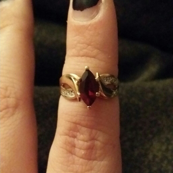 10 kt Gold Created Ruby and Diamond ring
