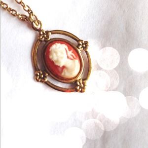 ⬇️3/1 1928 Jewelry Vintage Cameo Necklace