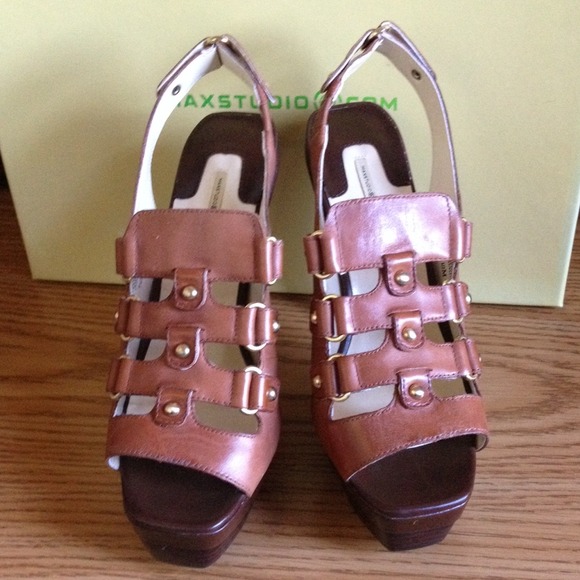 Max Studio Rsptor heels. - Picture 2 of 4