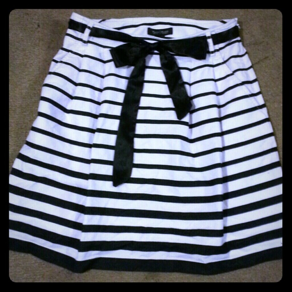White House Black Market Skirt