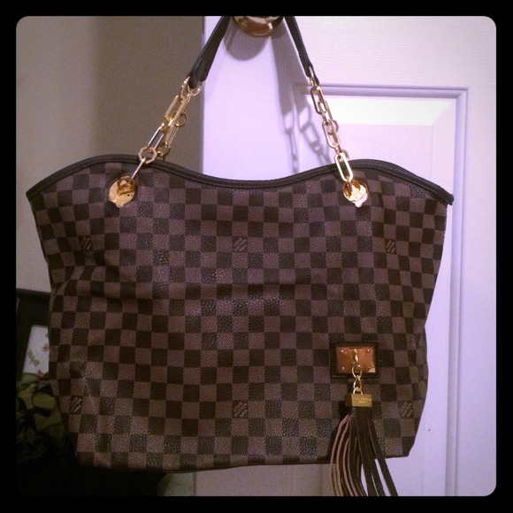 Brn checkered bag w gold chained handles!REDUCED!!