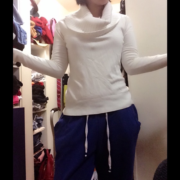 Sweater - Picture 3 of 4