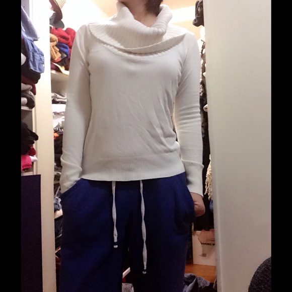 Sweater - Picture 4 of 4
