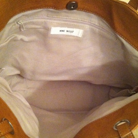 🚫SOLD IN BUNDLE🚫FLASH SALE!!New Nine West Purse - Picture 3 of 3