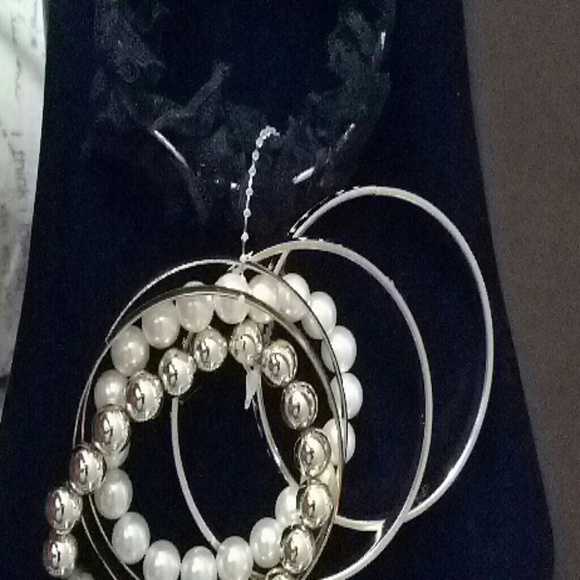 Bracelets - Picture 4 of 4