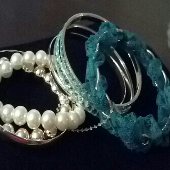 Bracelets - Picture 2 of 3