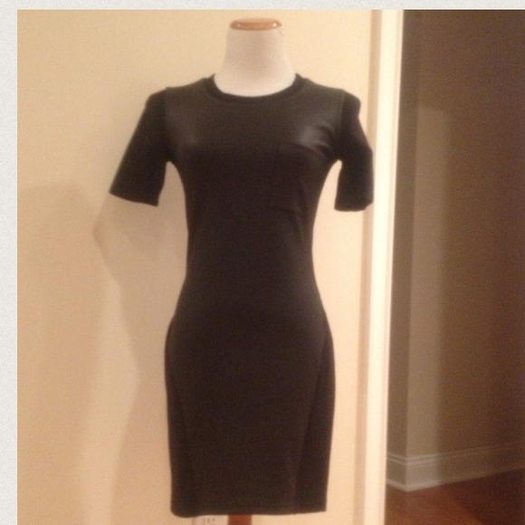 🎉HOST PICK🎉NWOT BCBG Maxazria LBD - Picture 3 of 4