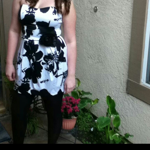 Black and white dress PRICE CUT