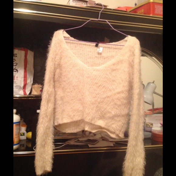 Sweater - Picture 3 of 4