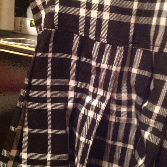 Check pattern overall - Picture 2 of 3