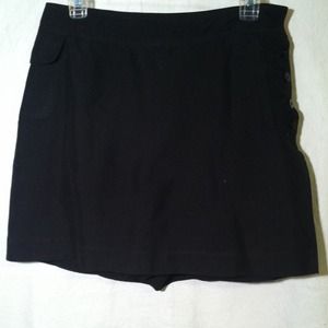 HOLD FOR RINGLEADER Izod black skort side buttons