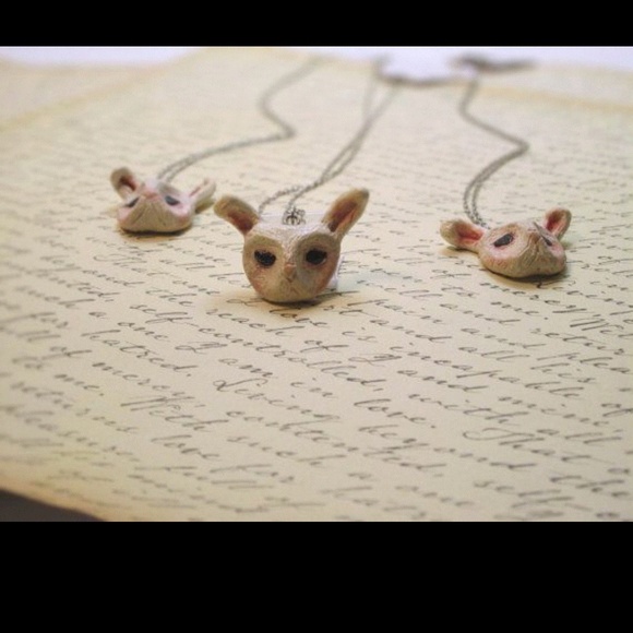 White Rabbit Mask Necklace - Picture 1 of 1