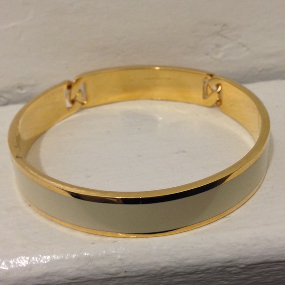 ✌️SOLD✌️NEW Marc Jacobs Gold ID Bracelet Bangle - Picture 4 of 4