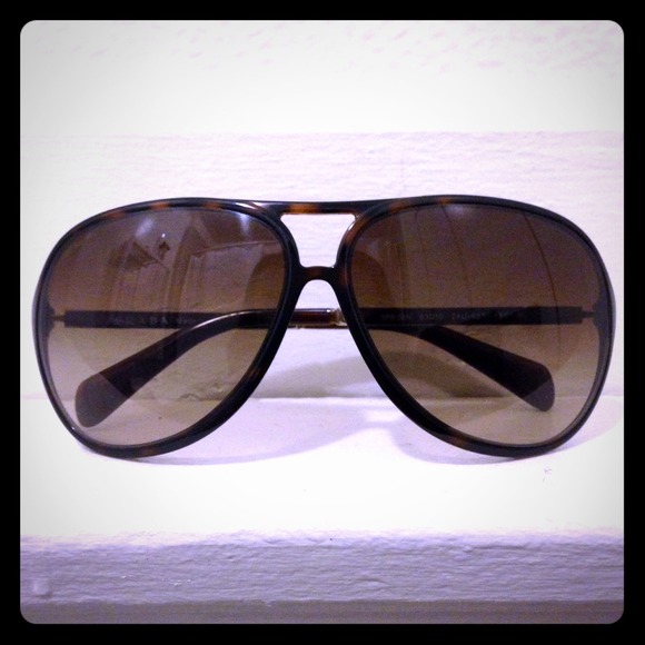 ✂️PRICE CUT✂️Sexy Prada Aviator Style Sunglasses! main image 4