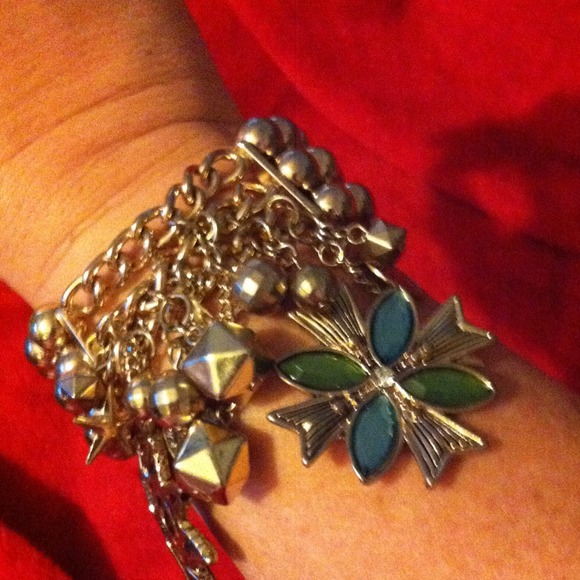 #🚫#SOLD🚫## Gold "bling" stretch bracelet