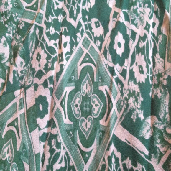 St. Vincent skirt - Picture 2 of 2