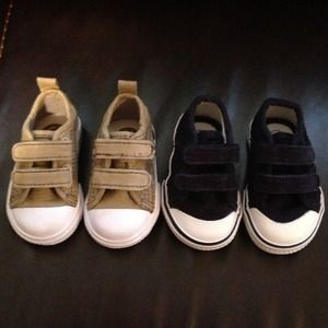 🚫SOLD🚫Infant corduroy sneaker/shoes!