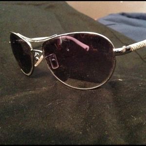 HOLD 🎉🎉REDUCED🎉🎉Authentic COACH sunglasses