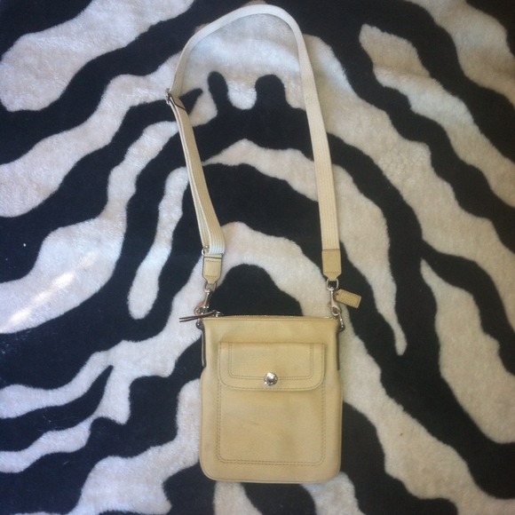 Cross body coach purse