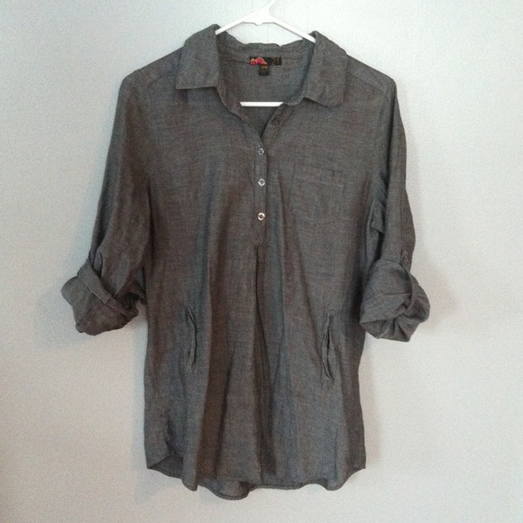 🎀SOLD🎀 The perfect chambray tunic with pockets