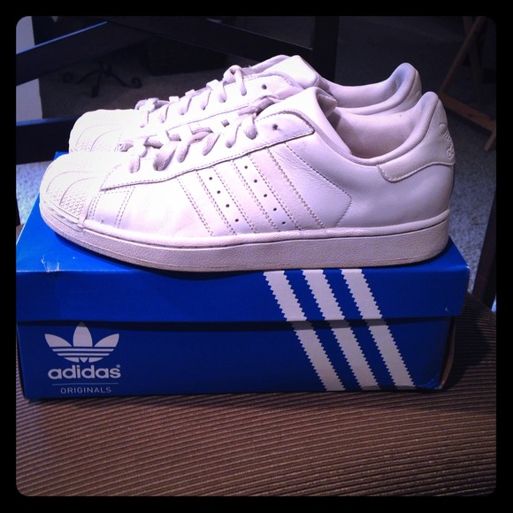 Adidas Superstar sneakers size 10 gently worn!