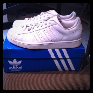 Adidas Superstar sneakers size 10 gently worn!