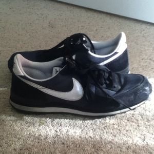 Navy and Black Nike Internationalist Running Shoes