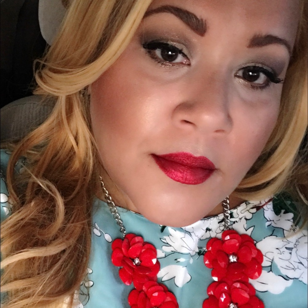 8+Yrs Seller @Poshmark ๐ Honesty is the Key ๐ - Picture 3 of 8