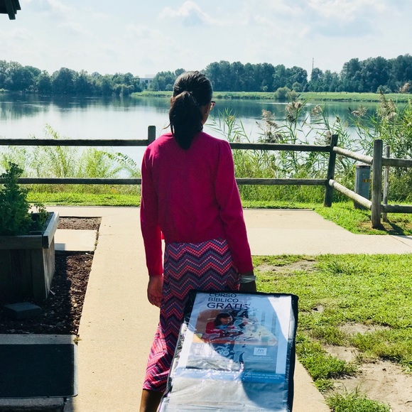 8+Yrs Seller @Poshmark 💕 Honesty is the Key 🔑 - Picture 8 of 8