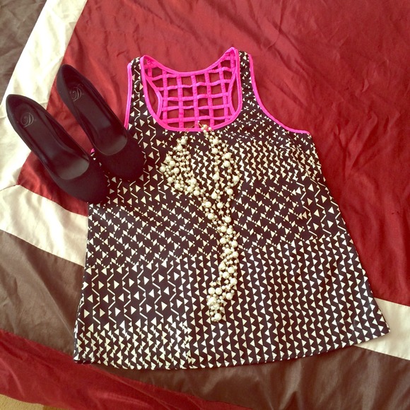 ❌SOLD❌ --->Silk top you can't miss out on