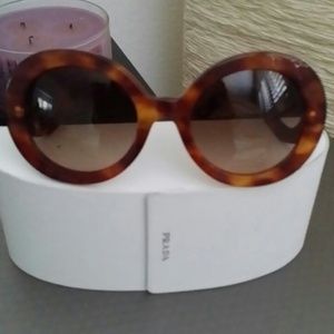 *Traded* Prada sunglasses
