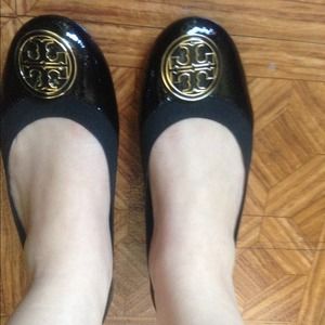 authentic tory burch caroline shipping only