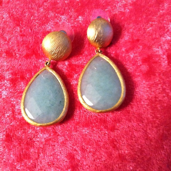 💲💲Sold 💲💲Cute mint green earrings