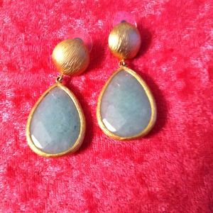 💲💲Sold 💲💲Cute mint green earrings