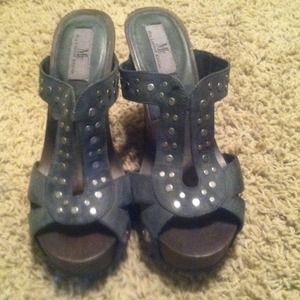 Black limited edition Mia wedges